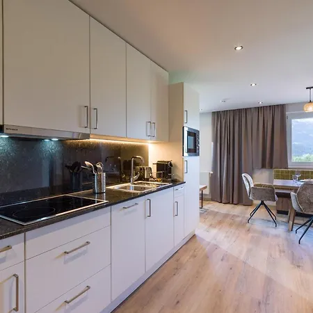 Bergland Aparthotel 4*