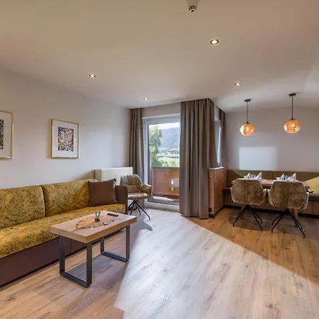 Aparthotel Bergland 4*