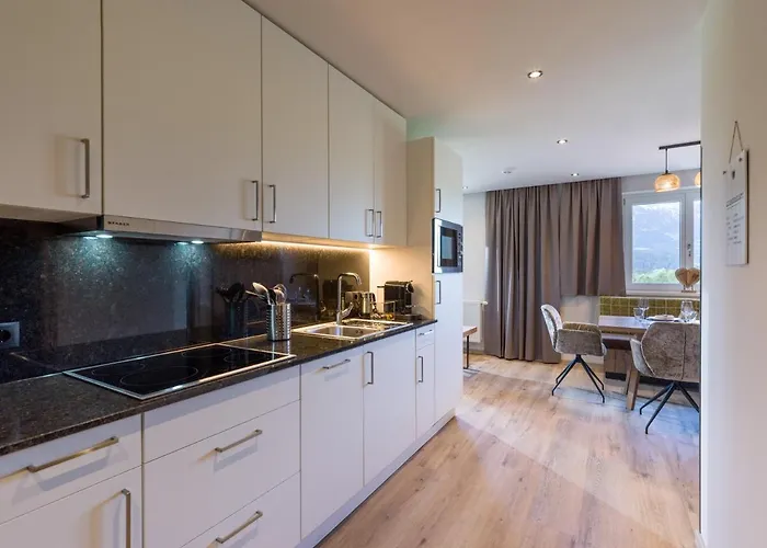 Bergland Apartmanhotel 4*